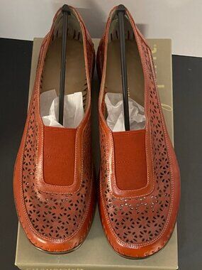Easy Spirit Women's Burnt Orange Loafers size US 10M 8 UK 41 EU